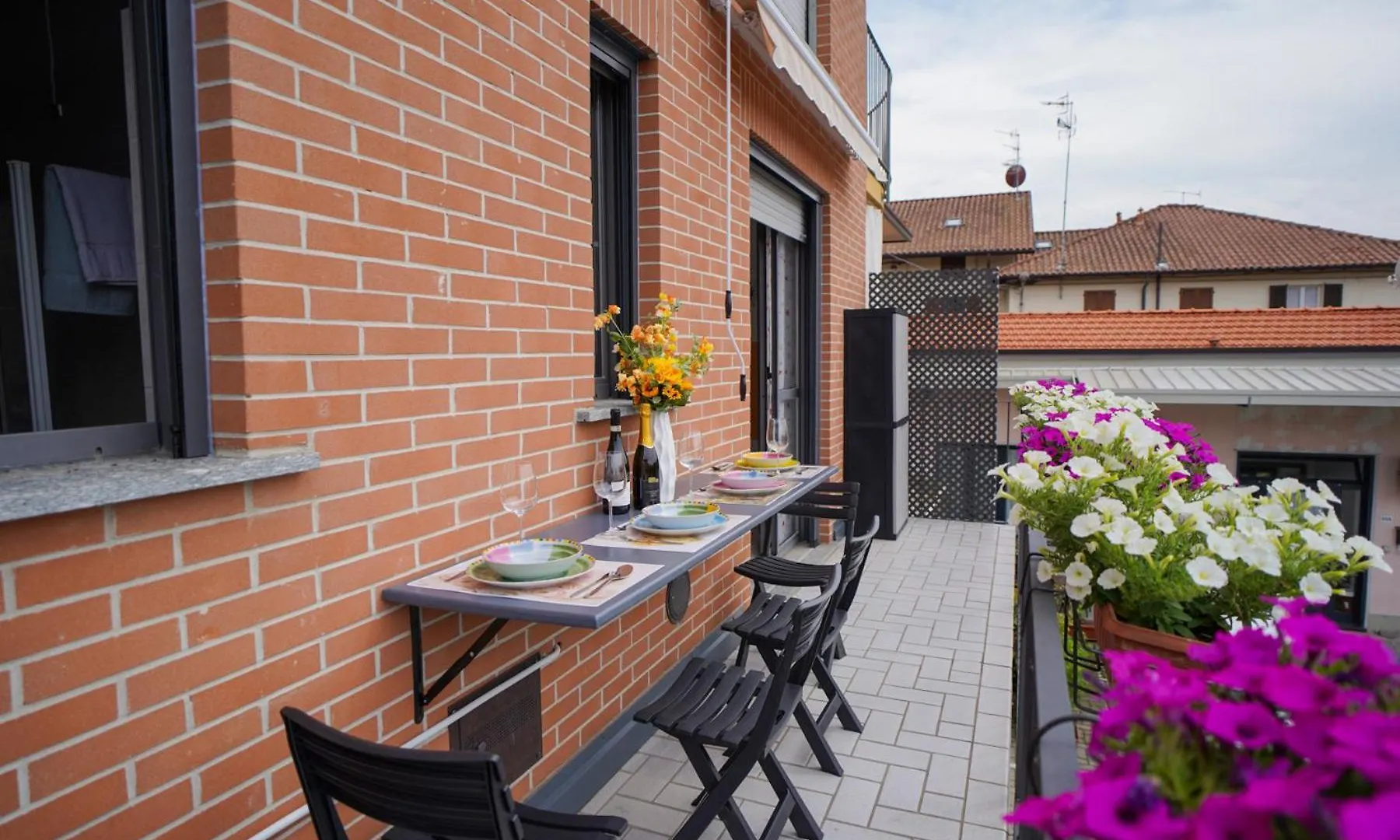 Girasole Suite Leonardo Academy, Mxp & Lakes Sesto Calende 0*,  Italy