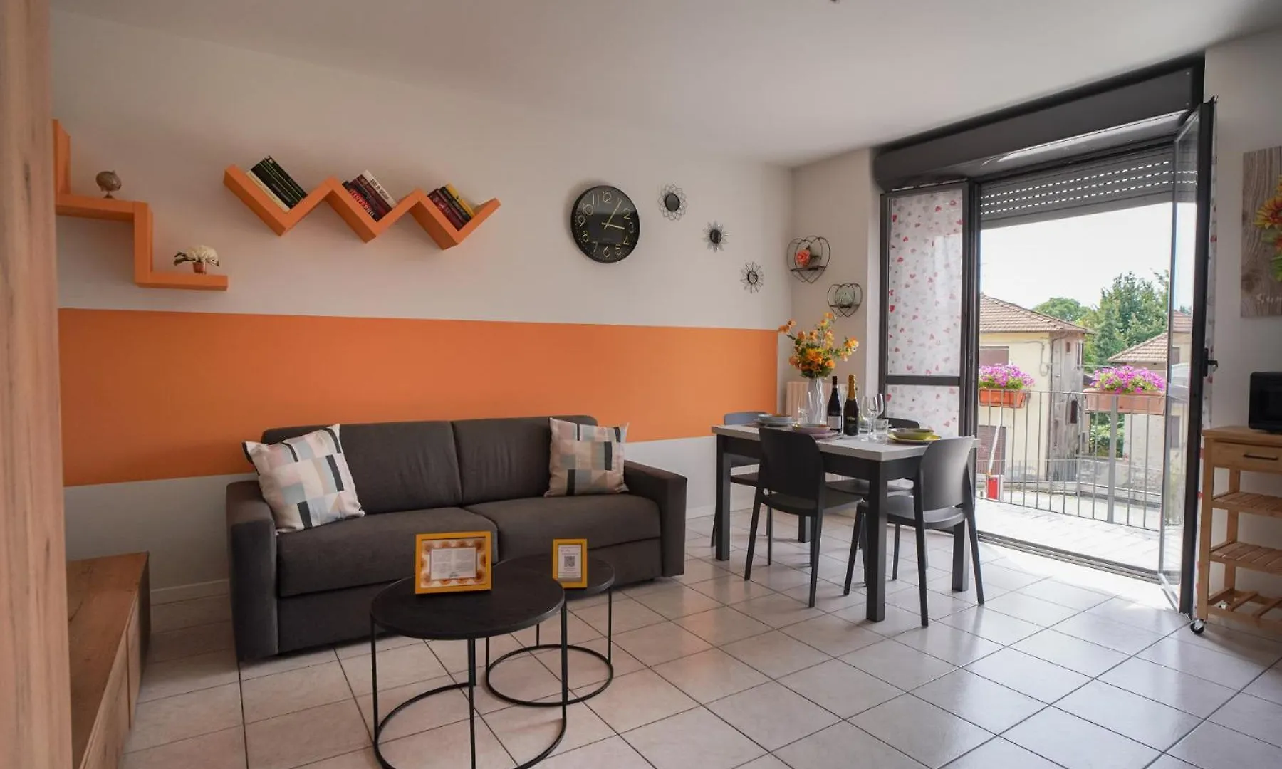 Apartment Girasole Suite Leonardo Academy, Mxp & Lakes Sesto Calende