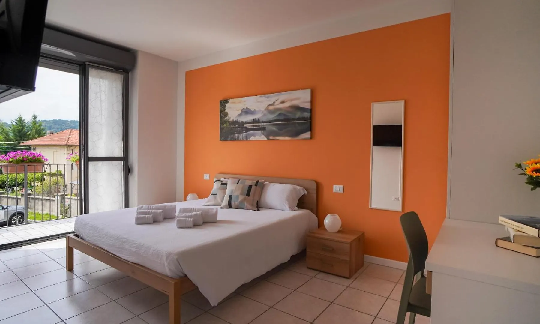 Girasole Suite Leonardo Academy, Mxp & Lakes Sesto Calende 0*,  Italia
